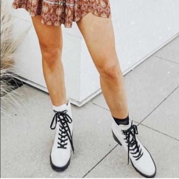 Michael Kors white lace up combat rain boots - Picture 13 of 14